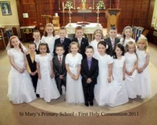 Mrs Hamill's Class celebrate their First Holy Communion 