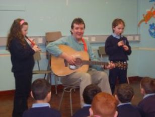 St Marys children Sing-along-with-Tom